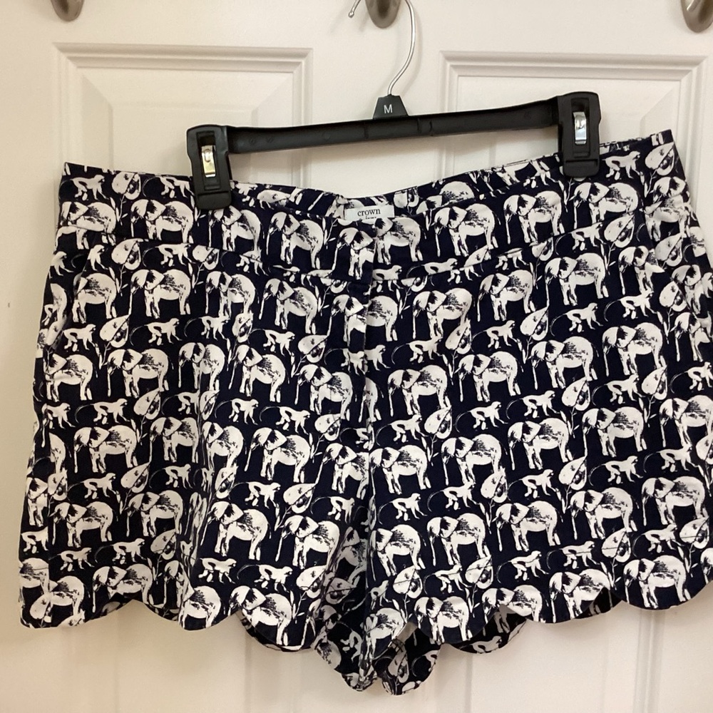 Crown & Ivy Monochrome Floral Skirt